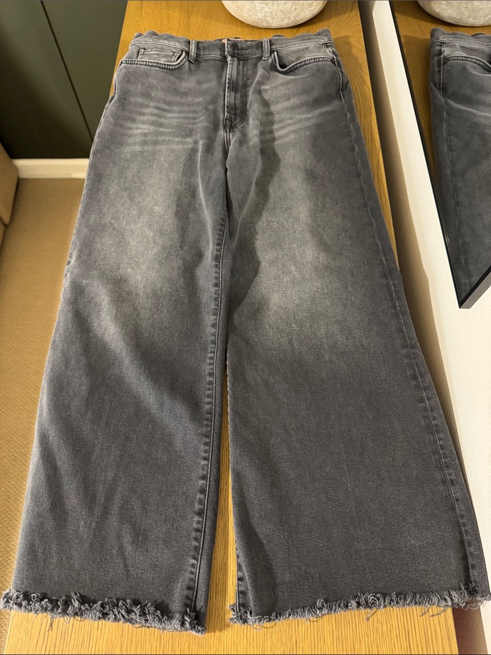 7 For All Mankind Ultra High Rise Cropped Jo 31